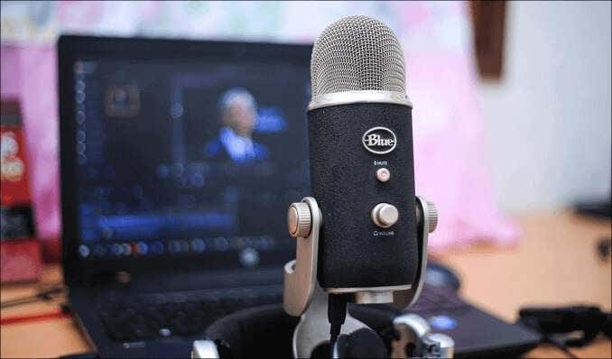 4-Twitch-Equipment-Example - Online Tech Tips Invest in Good Streaming Equipment image - 4-Twitch-Equipment-Example