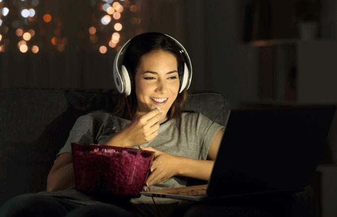 cool-things-do-with-google-chromecast-headphones - Online Tech Tips Plug In Your Headphones image - cool-things-do-with-google-chromecast-headphones