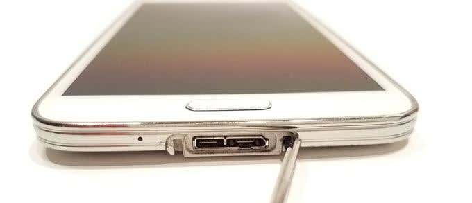 phone-port - Online Tech Tips Inspect The Phone, Part 2 image 2 - phone-port